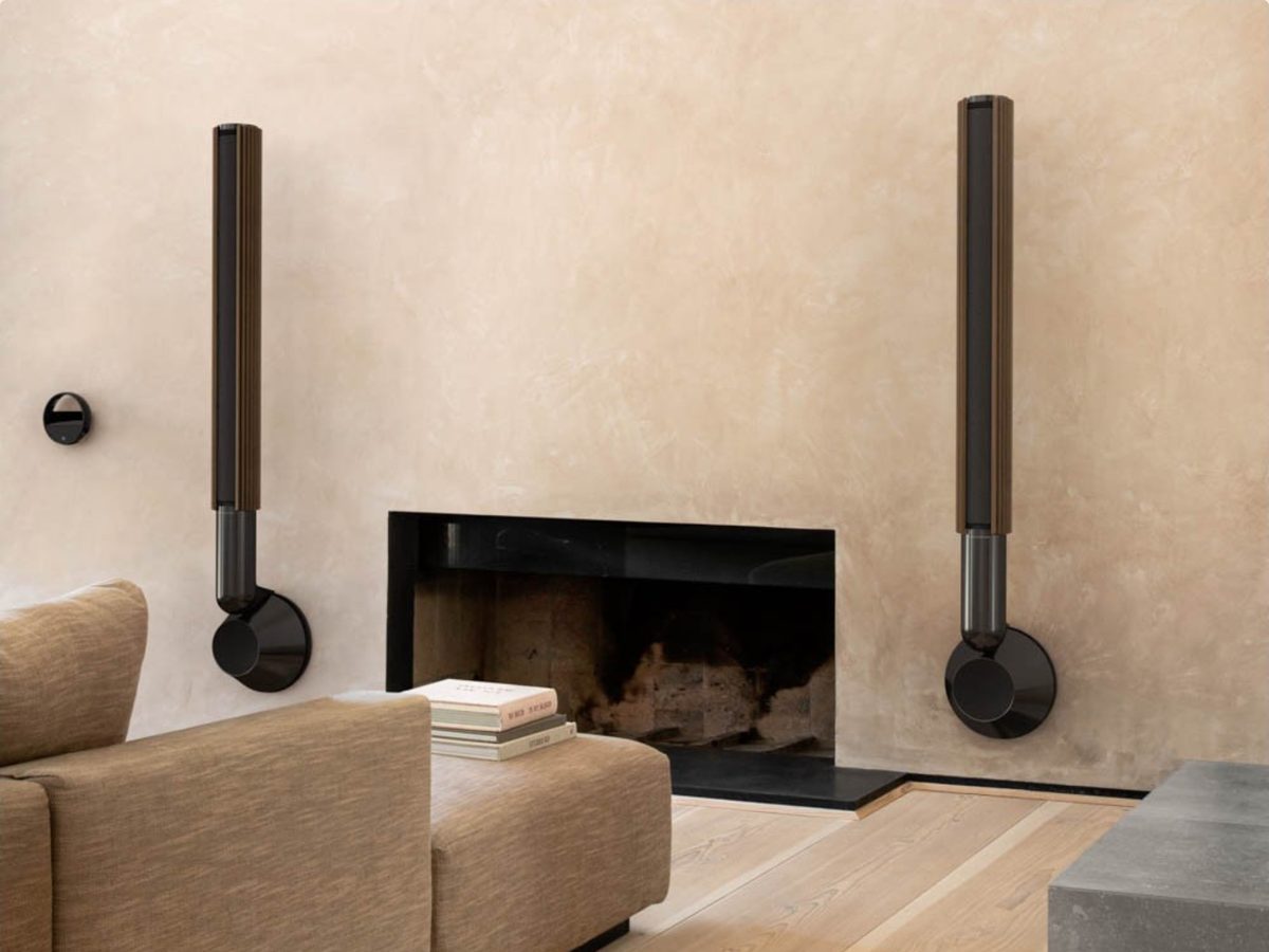 BeoLab 28 Black Anthracite / Dark Oak